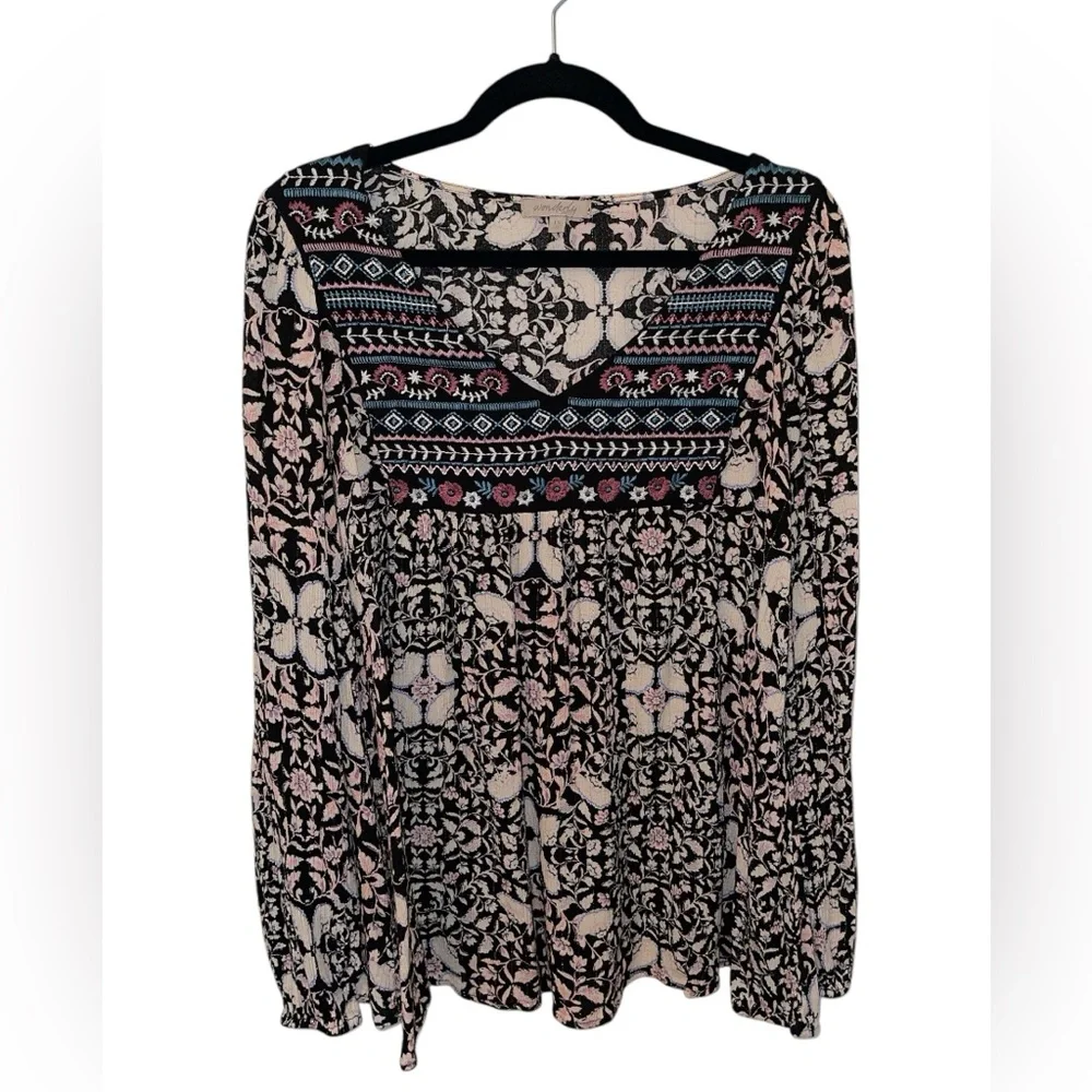 Wonderly Black and Cream Patterned Top - Picture 12 of 15